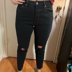 Levi’s raw hem distressed 501 29x28